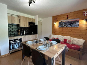 Appartement cosy à Flumet, pieds des pistes, 4 pers., piscine, parking, minibox Wifi. - FR-1-603-75